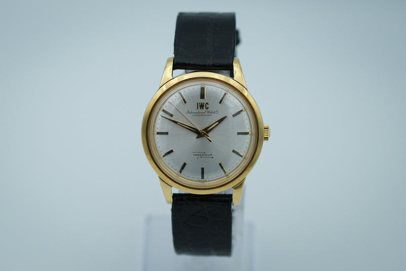 Véritable couronne IWC 4.1 mm, hauteur 2.0 mm, diamètre du tube 2.0 mm, acier Véritable couronne IWC 4.1 mm, hauteur 2.0 mm, diamètre du tube 2.0 mm, acier