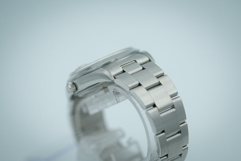 Rolex - Oyster Perpetual Date Ref. 15200